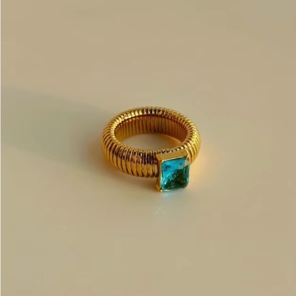 18k Gold Plated Elegant Gold Ring with Green Gemstone